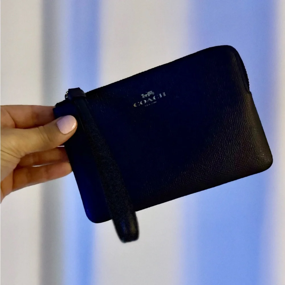 Coach Dark Navy Wristlet includes 2 roomy card slots - Picture 4 of 4
